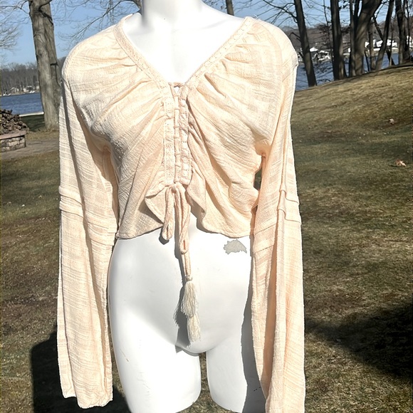 NWT Chelsea & Violet Boho cropped lace up top M-L - Picture 2 of 12